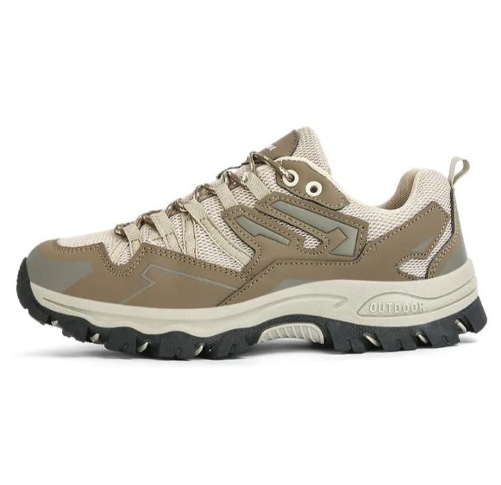 Customized High Quality Waterproof Sneakers For Men And Females